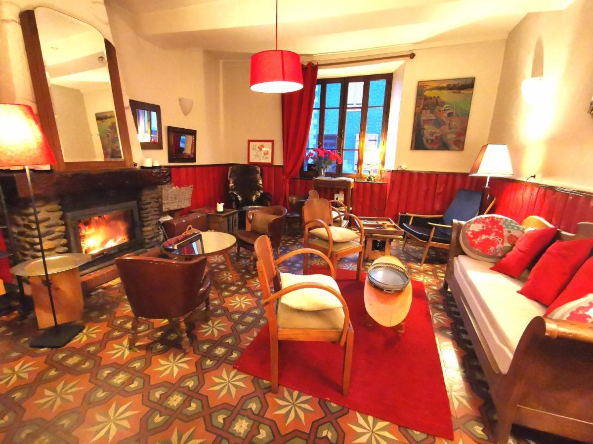Logis Hotel Restaurant La Barguillere Saint-Pierre-de-Riviere Luaran gambar