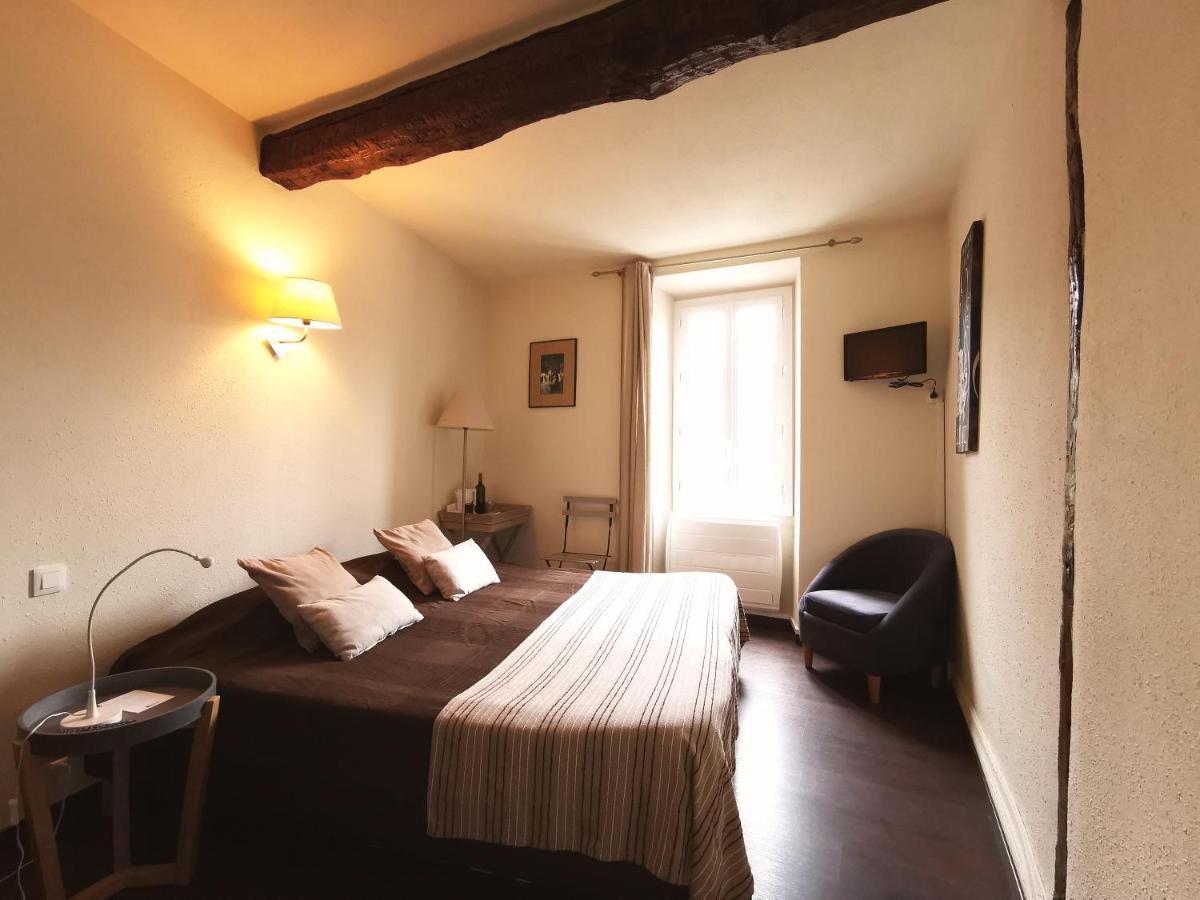 Logis Hotel Restaurant La Barguillere Saint-Pierre-de-Riviere Luaran gambar