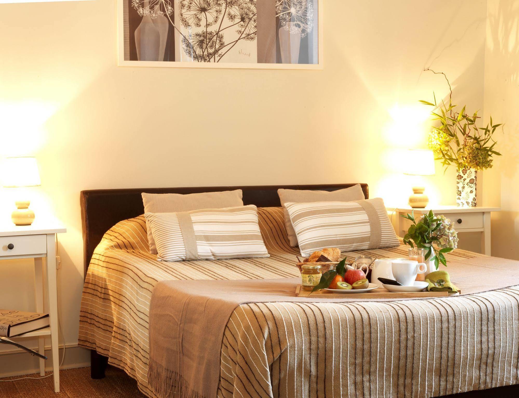 Logis Hotel Restaurant La Barguillere Saint-Pierre-de-Riviere Luaran gambar