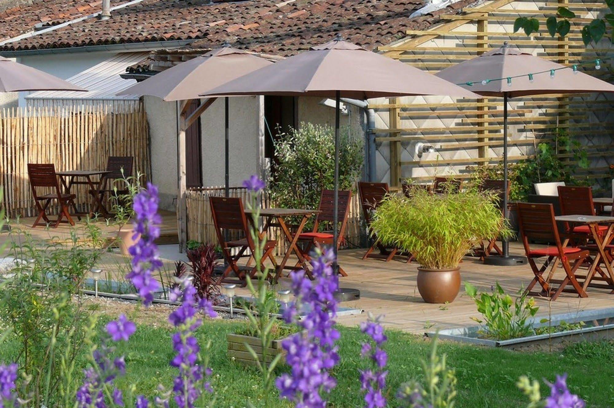 Logis Hotel Restaurant La Barguillere Saint-Pierre-de-Riviere Luaran gambar