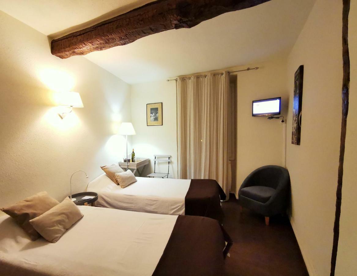 Logis Hotel Restaurant La Barguillere Saint-Pierre-de-Riviere Luaran gambar