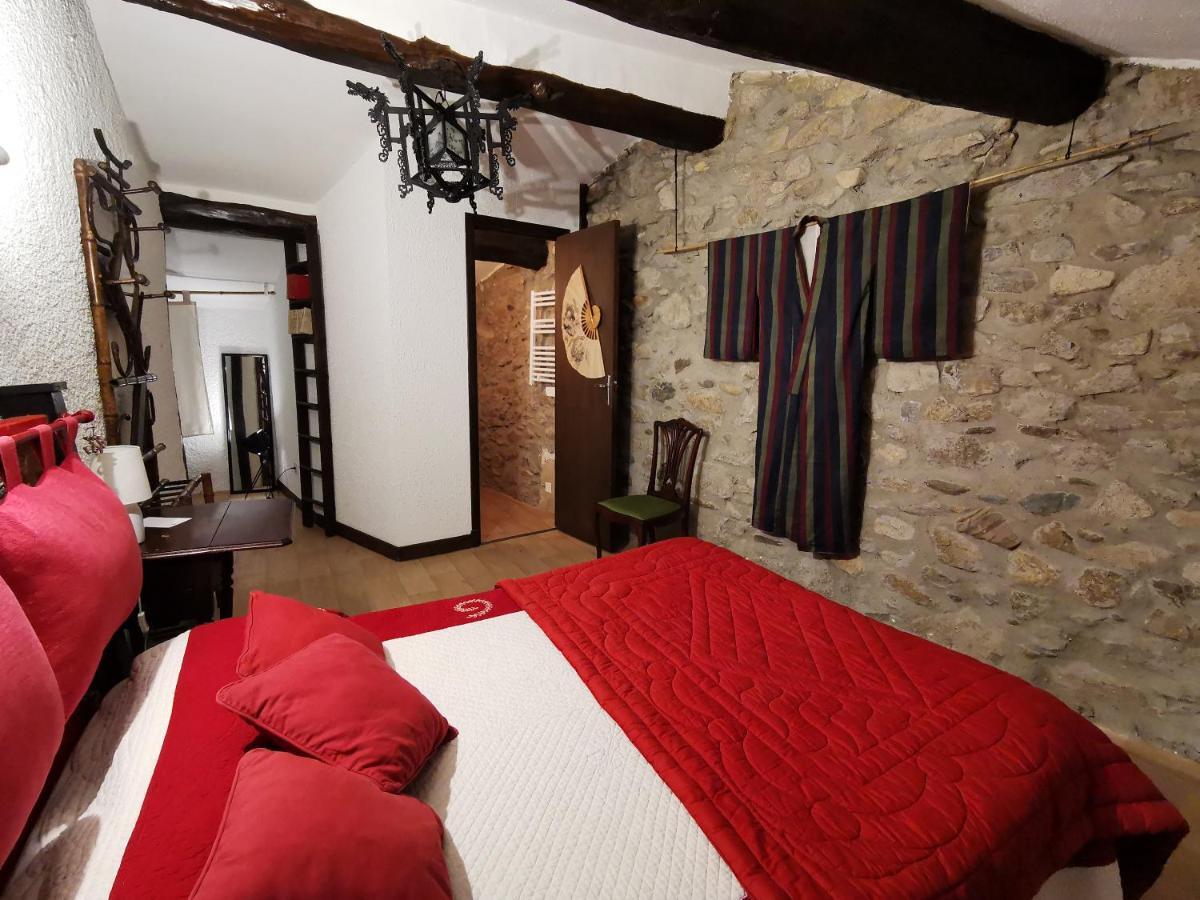 Logis Hotel Restaurant La Barguillere Saint-Pierre-de-Riviere Luaran gambar